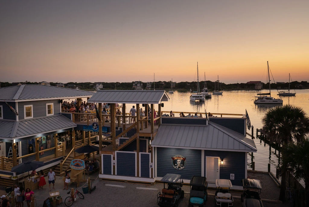 Things To Do The Jolly Roger Pub & Marina